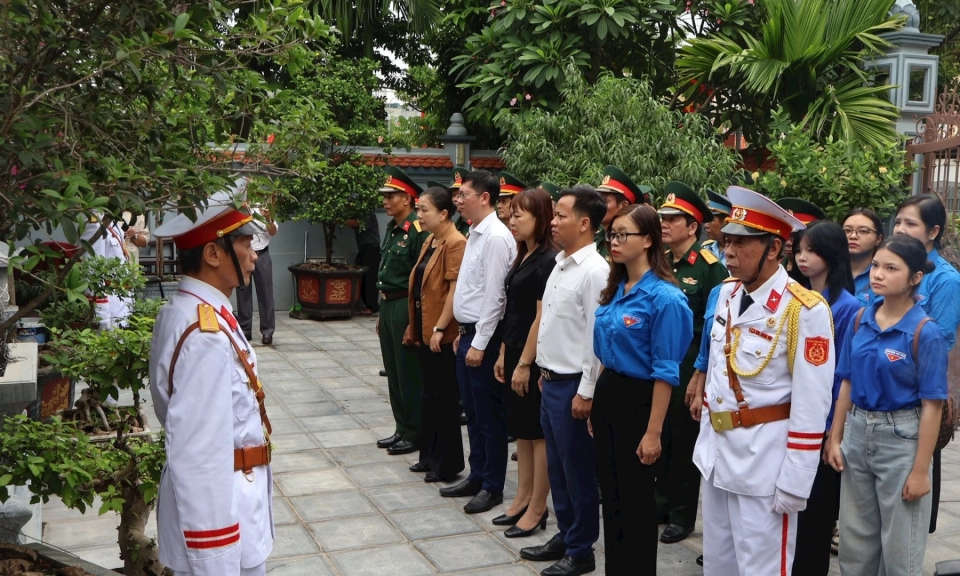 Thắp lửa truyền thống cho thế hệ trẻ