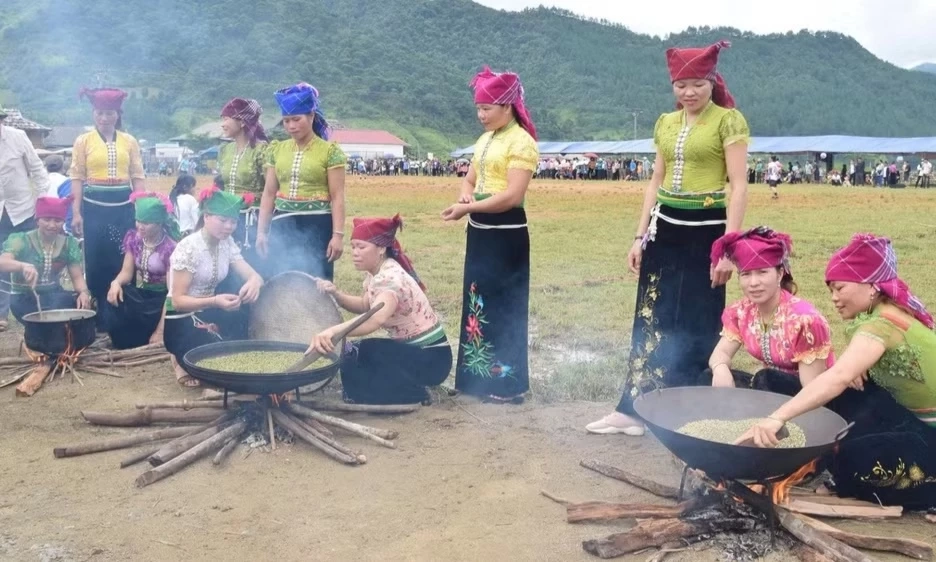 G&igrave;n giữ bản sắc văn h&oacute;a, tạo nền tảng ph&aacute;t triển bền vững