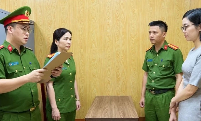 Bắt một nguy&ecirc;n ph&oacute; gi&aacute;m đốc ng&acirc;n h&agrave;ng chi nh&aacute;nh Thanh H&oacute;a