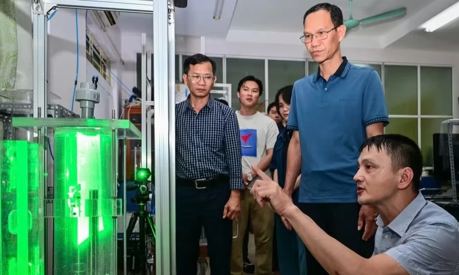 X&acirc;y dựng đội ngũ cho chương tr&igrave;nh điện hạt nh&acirc;n