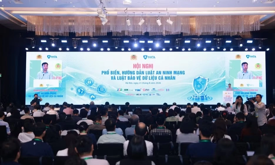 Hướng tới x&acirc;y dựng một kh&ocirc;ng gian mạng Việt Nam kỷ cương, an to&agrave;n, văn minh