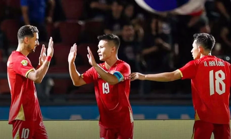 Việt Nam thắng Th&aacute;i Lan 2-0, rộng cửa bảo vệ ng&ocirc;i v&ocirc; địch