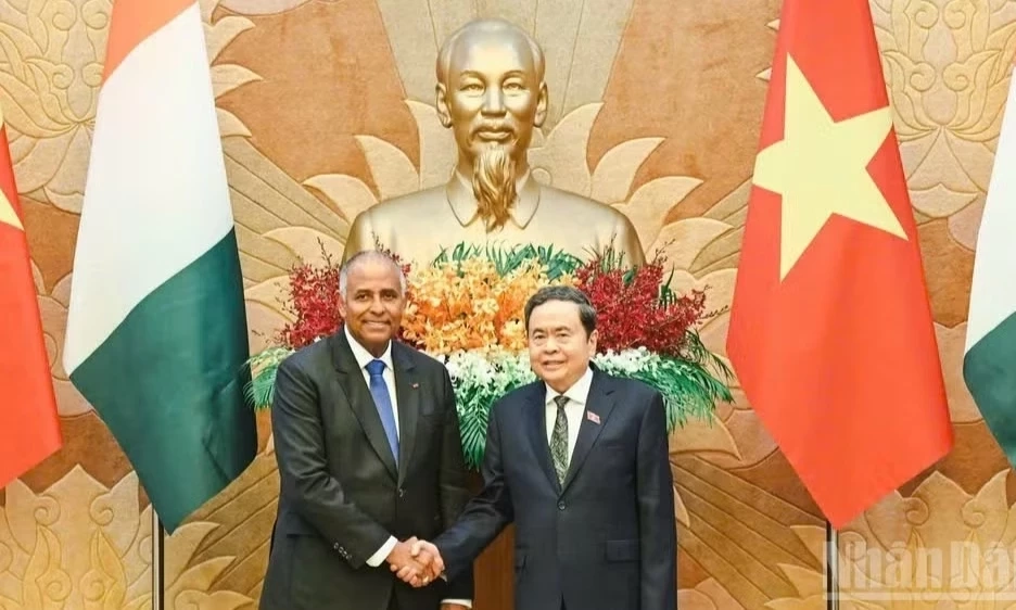 Chủ tịch Quốc hội Trần Thanh Mẫn hội đ&agrave;m với Chủ tịch Quốc hội Cộng h&ograve;a Bờ Biển Ng&agrave; Patrick Achi
