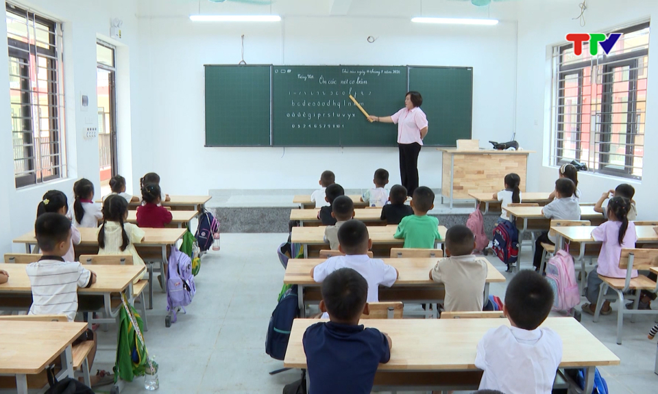 Chiến dịch 60 ng&agrave;y đ&ecirc;m cao điểm x&acirc;y dựng trường học v&ugrave;ng bi&ecirc;n