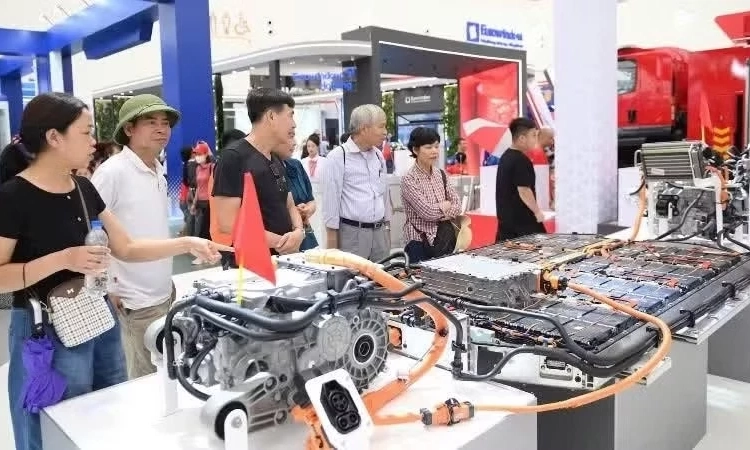 Bộ Ch&iacute;nh trị sửa đổi chức năng, nhiệm vụ Ban Chỉ đạo Trung ương về ph&aacute;t triển khoa học, c&ocirc;ng nghệ, đổi mới s&aacute;ng tạo v&agrave; chuyển đổi số