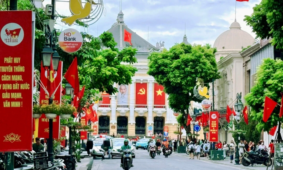 Thủ tướng y&ecirc;u cầu bảo đảm tuyệt đối an ninh, an to&agrave;n dịp Quốc kh&aacute;nh 2-9