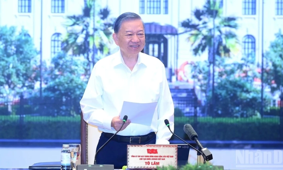 [Ảnh] Tổng B&iacute; thư, Chủ tịch nước T&ocirc; L&acirc;m l&agrave;m việc với Đảng ủy Ch&iacute;nh phủ về chiến lược thu h&uacute;t, trọng dụng v&agrave; ph&aacute;t triển nh&acirc;n t&agrave;i trong c&aacute;c ng&agrave;nh, lĩnh vực mũi nhọn