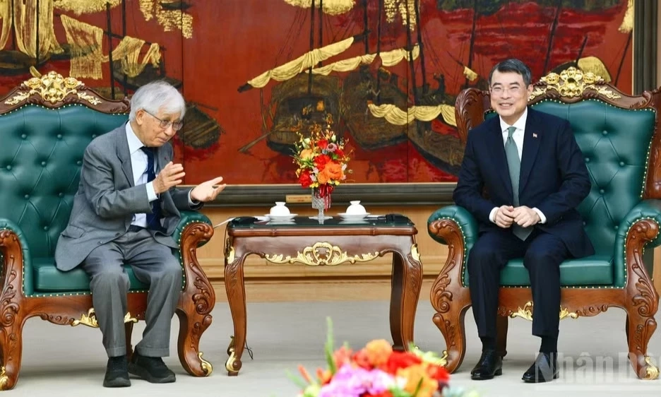 Tạo m&ocirc;i trường thuận lợi để c&aacute;c chuy&ecirc;n gia người Việt Nam ở nước ngo&agrave;i tiếp tục đ&oacute;ng g&oacute;p cho đất nước