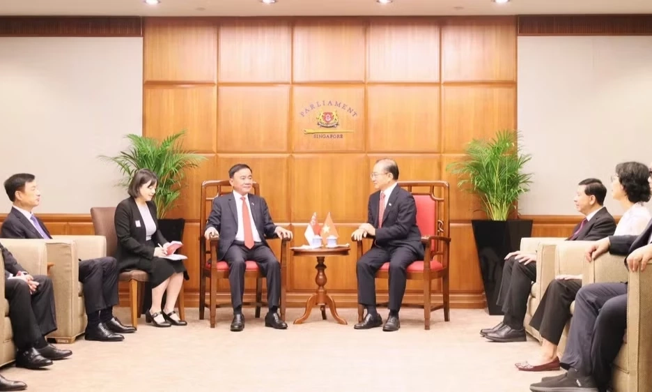Thường trực Ban B&iacute; thư Trần Cẩm T&uacute; hội kiến Chủ tịch Quốc hội Singapore
