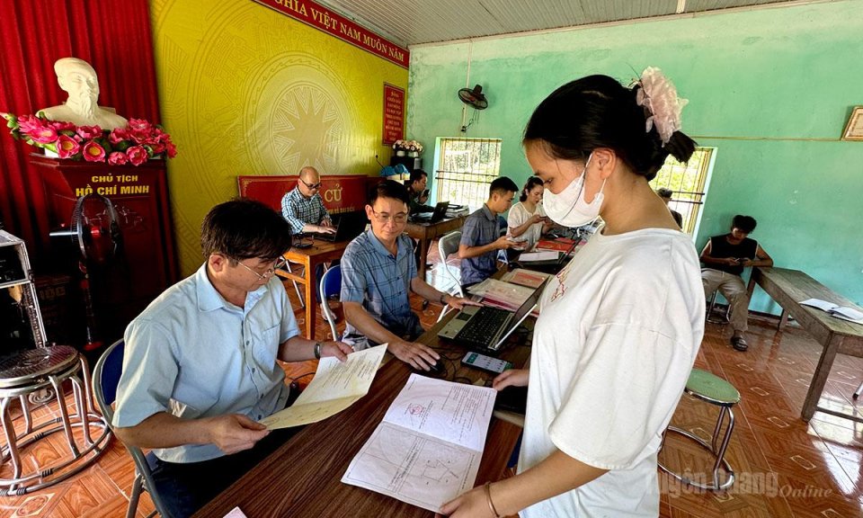 Th&agrave;nh lập 12 tổ c&ocirc;ng t&aacute;c hỗ trợ cấp x&atilde; đẩy nhanh đăng k&yacute; đất đai, x&acirc;y dựng cơ sở dữ liệu đất đai