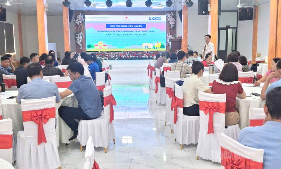 N&acirc;ng cao năng lực chuy&ecirc;n m&ocirc;n, kỹ năng số cho gi&aacute;o vi&ecirc;n v&ugrave;ng cao