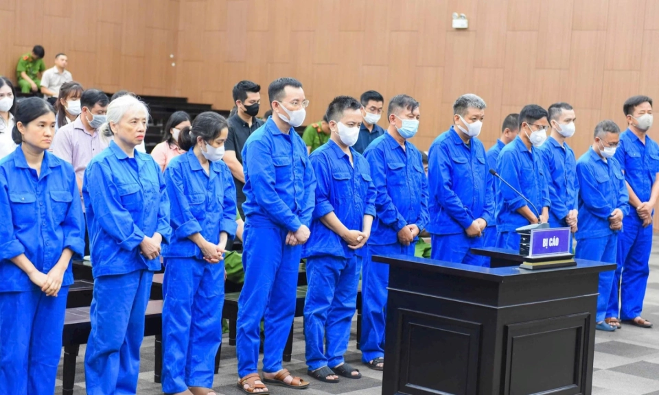 Cựu Thứ trưởng Nguyễn B&aacute; Hoan nhận mức &aacute;n 12 năm t&ugrave;