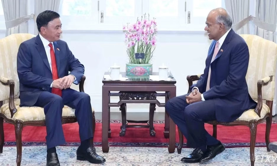 Thường trực Ban B&iacute; thư Trần Cẩm T&uacute; gặp Bộ trưởng Cao cấp, Bộ trưởng Điều phối an ninh quốc gia, Bộ trưởng Nội vụ Singapore K. Shanmugam