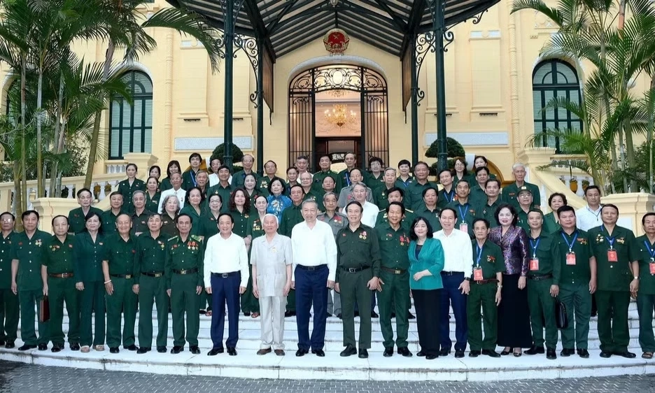 Tổng B&iacute; thư, Chủ tịch nước T&ocirc; L&acirc;m gặp mặt đại biểu Hội Cựu thanh ni&ecirc;n xung phong Việt Nam