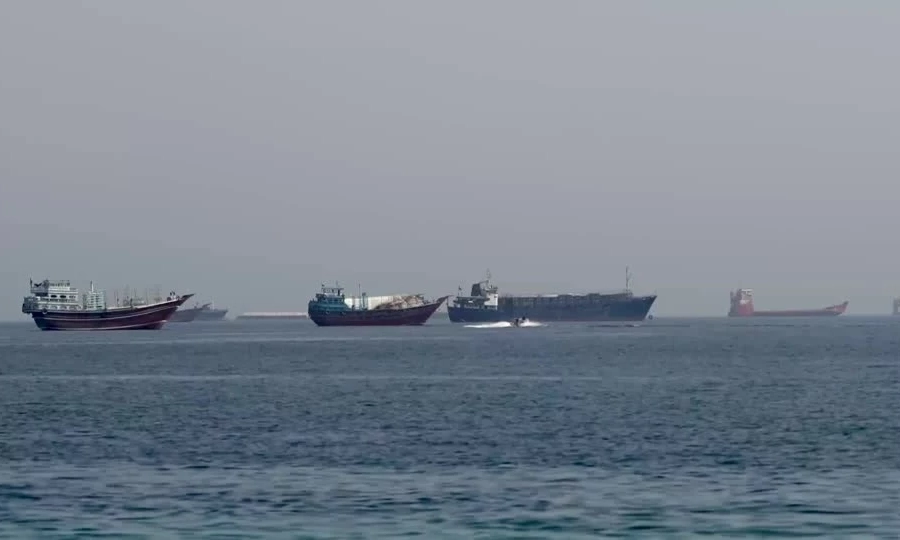 Tổng thống Mỹ tuy&ecirc;n bố eo biển Hormuz đ&atilde; được gỡ thủy l&ocirc;i
