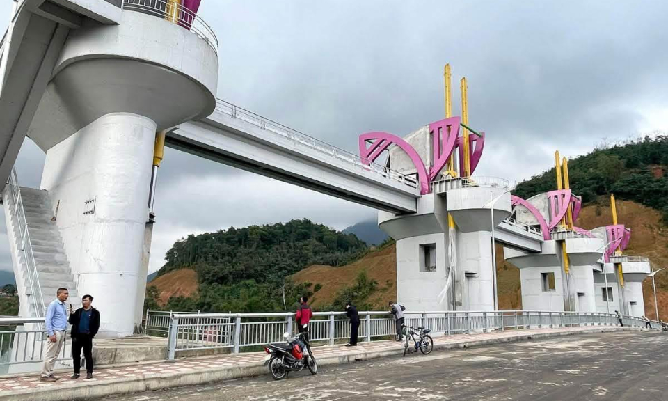 D&acirc;ng nước phục vụ kh&aacute;nh th&agrave;nh Đập d&acirc;ng tạo cảnh quan