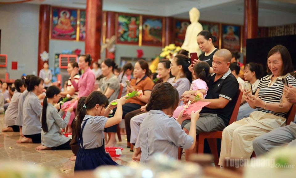 M&ugrave;a Vu Lan b&aacute;o hiếu