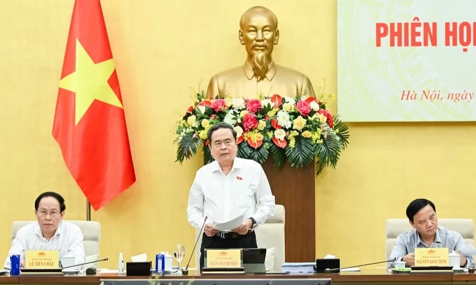 X&acirc;y dựng hệ thống ph&aacute;p luật thống nhất, khả thi hơn, phục vụ ph&aacute;t triển hơn