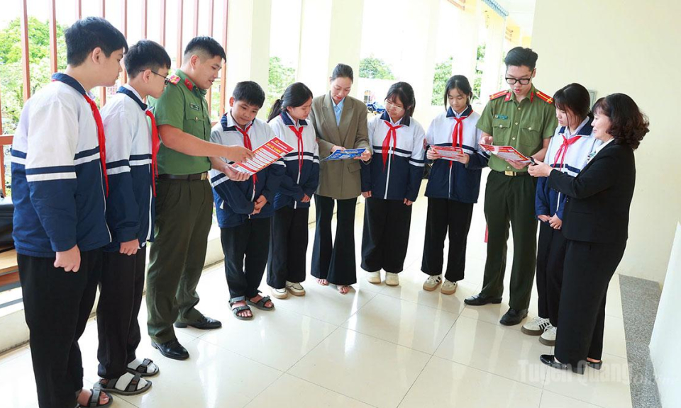 Bảo vệ trẻ em tr&ecirc;n kh&ocirc;ng gian mạng