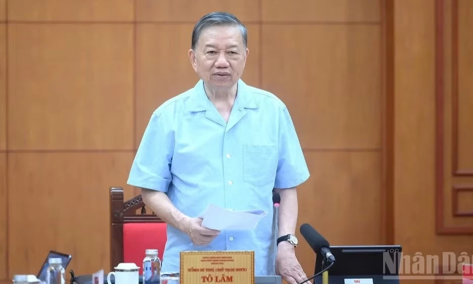 Tạo bước ph&aacute;t triển mới về năng lực l&atilde;nh đạo v&agrave; tự chỉnh đốn, tự đổi mới của Đảng
