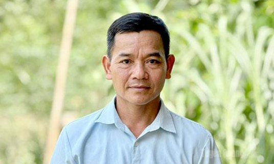 Hết l&ograve;ng v&igrave; việc chung
