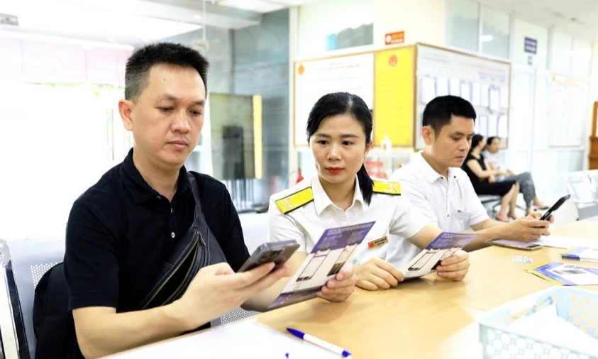 Cẩm nang l&agrave;m sạch m&atilde; số thuế: Th&ecirc;m c&ocirc;ng cụ để người nộp thuế tự r&agrave; so&aacute;t