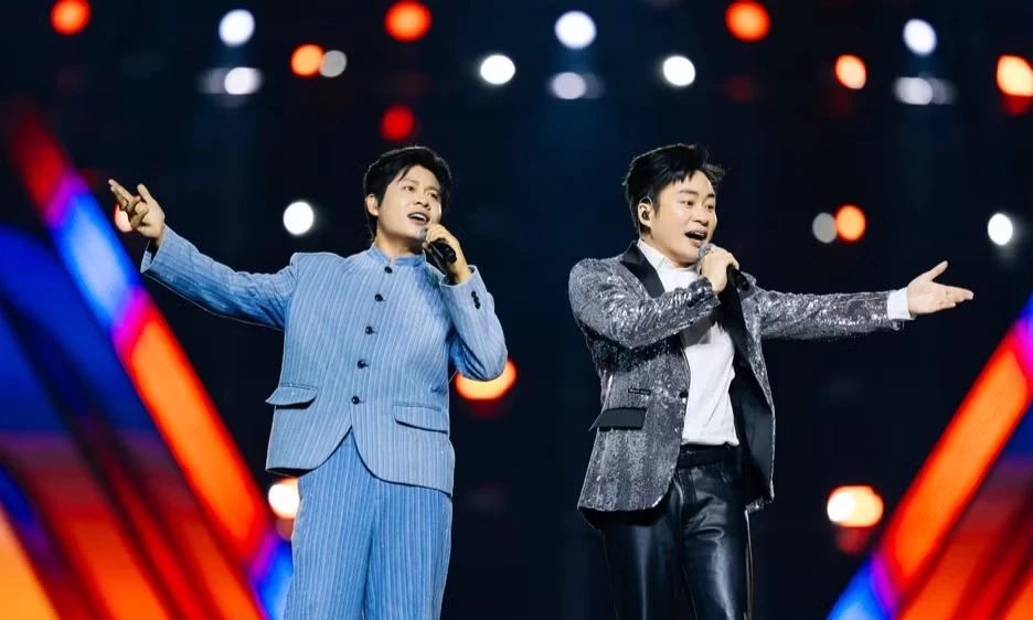 Sự xuất hiện đầy bất ngờ của nhạc sĩ Nguyễn Văn Chung v&agrave; ca sĩ T&ugrave;ng Dương tại "Tổ quốc trong tim"