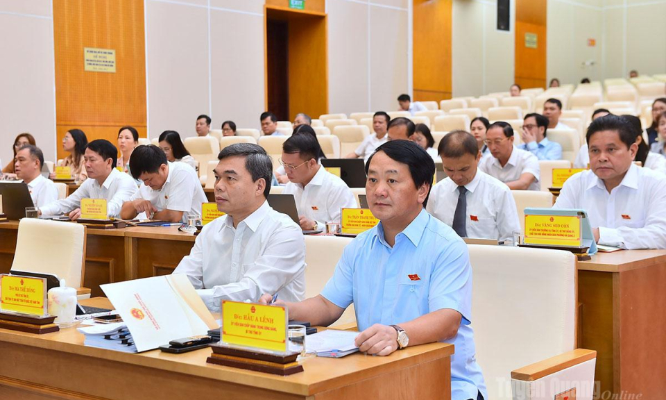 Th&ocirc;ng qua 11 nghị quyết quan trọng tại Kỳ họp thứ năm HĐND tỉnh kh&oacute;a XX