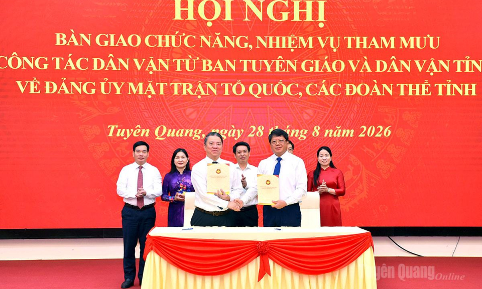 B&agrave;n giao chức năng tham mưu c&ocirc;ng t&aacute;c d&acirc;n vận về Đảng ủy MTTQ, c&aacute;c đo&agrave;n thể tỉnh