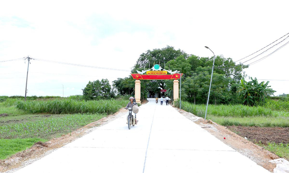 Đổi mới bản l&agrave;ng, "đất v&agrave;ng" cũng hiến