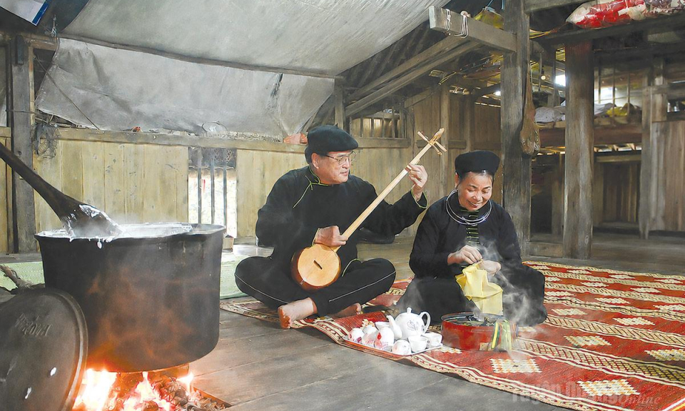 Say điệu Then