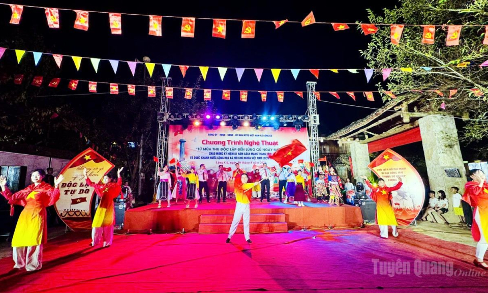 Chương tr&igrave;nh nghệ thuật &ldquo;Từ m&ugrave;a Thu độc lập đến Lũng C&uacute; ng&agrave;y mới&rdquo;