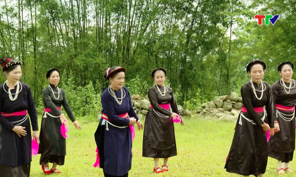 Điệu d&acirc;n ca qu&ecirc; nọong