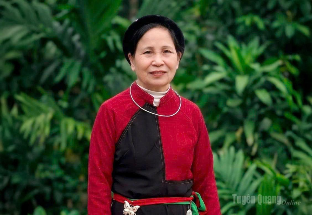 Bà Trần Thị Thơ, Phó chủ nhiệm clb sình ca xã trường sinh.