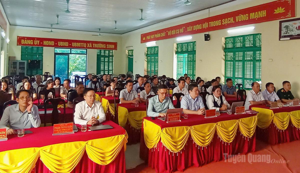 Đại biểu dự hội nghị trực tuyến tại điểm cầu xã Trường Sinh.