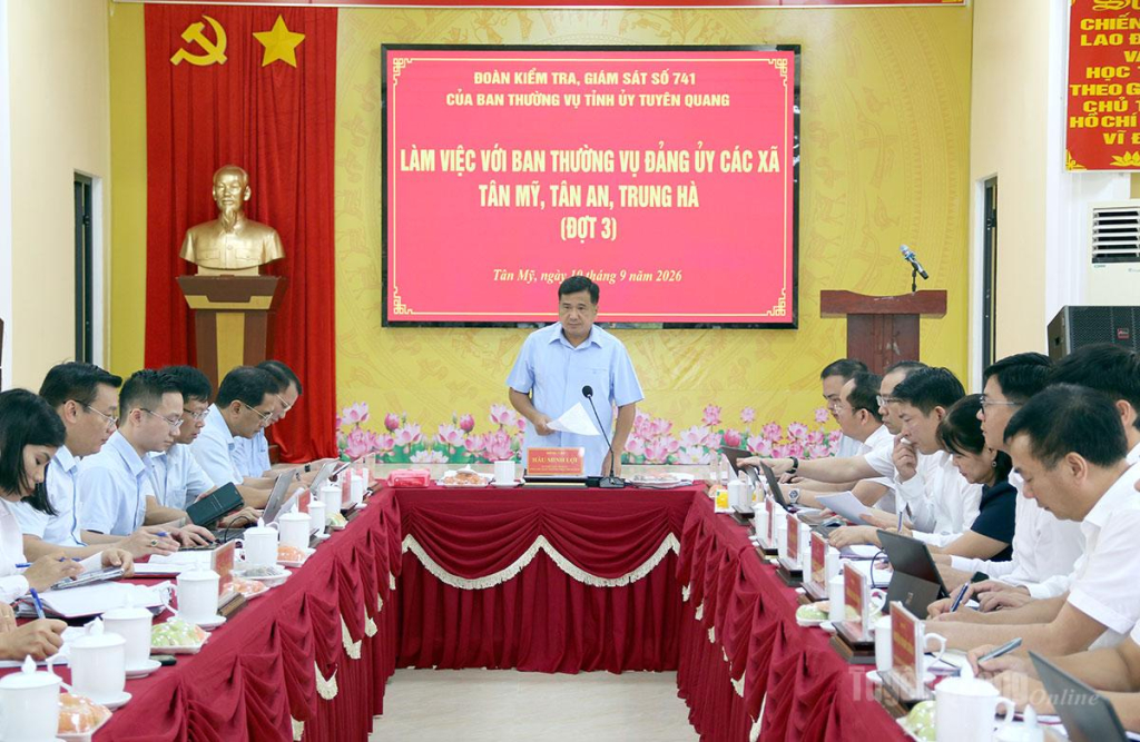 Đồng chí Hầu Minh Lợi, Ủy viên Ban Thường vụ Tỉnh ủy, Phó Chủ tịch Thường trực HĐND tỉnh phát biểu chỉ đạo tại buổi làm việc.