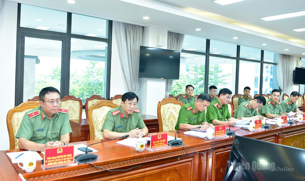 Các đại biểu tại buổi làm việc.