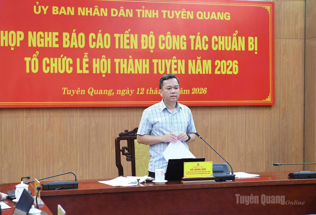 Đồng chí Phó Chủ tịch UBND tỉnh Đỗ Hùng Đức phát biểu kết luận cuộc họp.