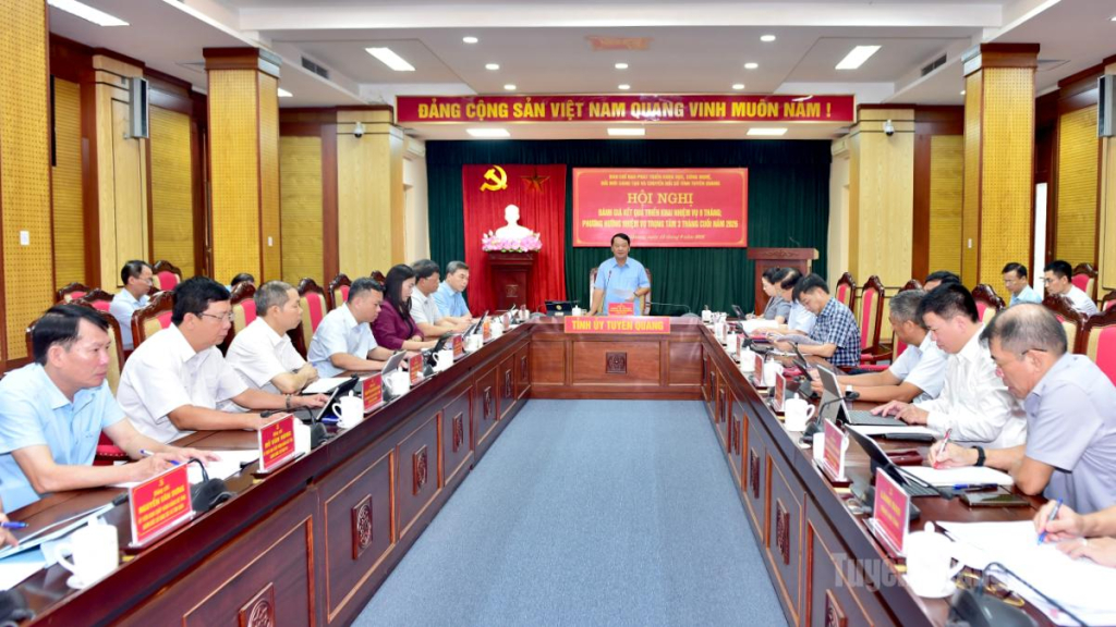 Quang cảnh hội nghị.