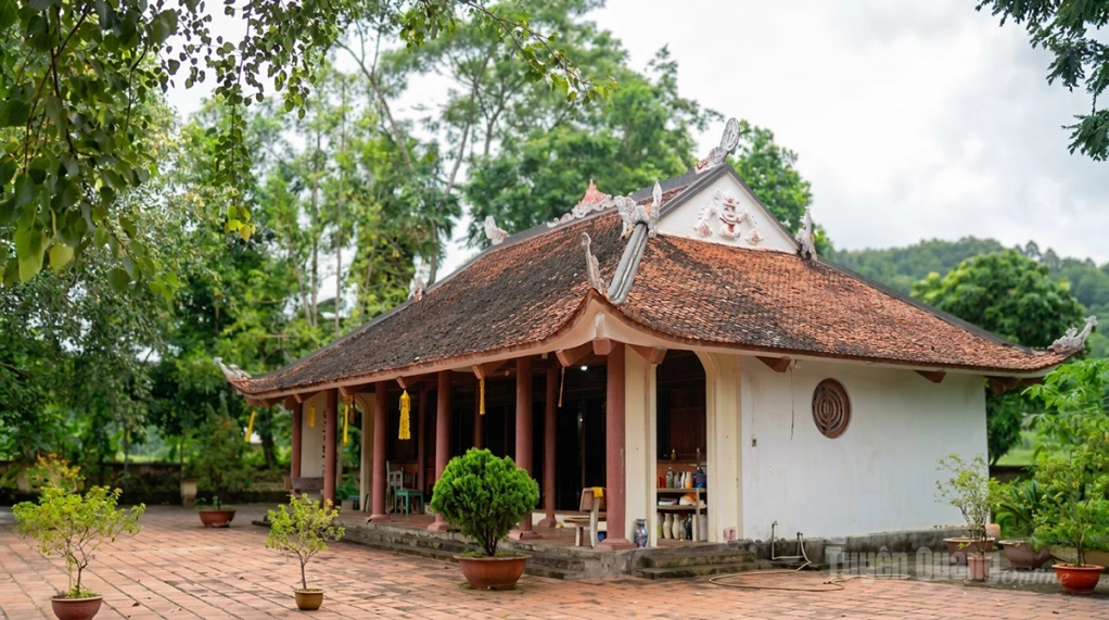 Ngôi chùa cổ  Bình Lâm  có tuổi đời  hơn 7 thế kỷ,  được phục dựng  lại từ năm 2007.