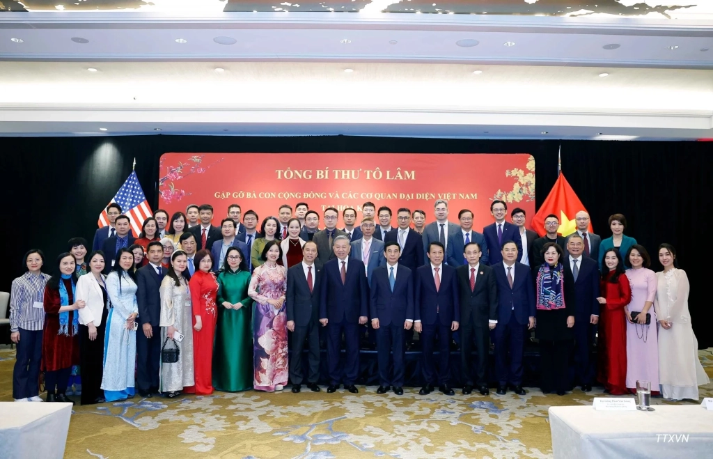 Tổng Bí thư Tô Lâm gặp gỡ bà con cộng đồng và các cơ quan đại diện Việt Nam tại Hoa Kỳ, ngày 19/2/2026. (Ảnh: TTXVN)  