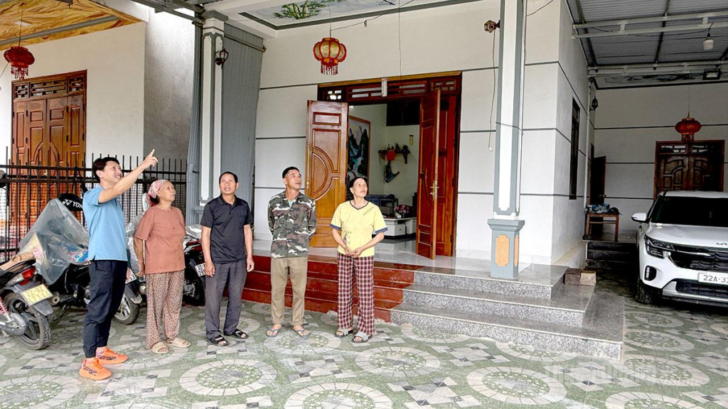 Nhờ xuất khẩu lao động, người dân khu Pác Khoang, thôn Khâu Tràng, xã Hồng Thái đã xây được nhà, mua được ô tô.