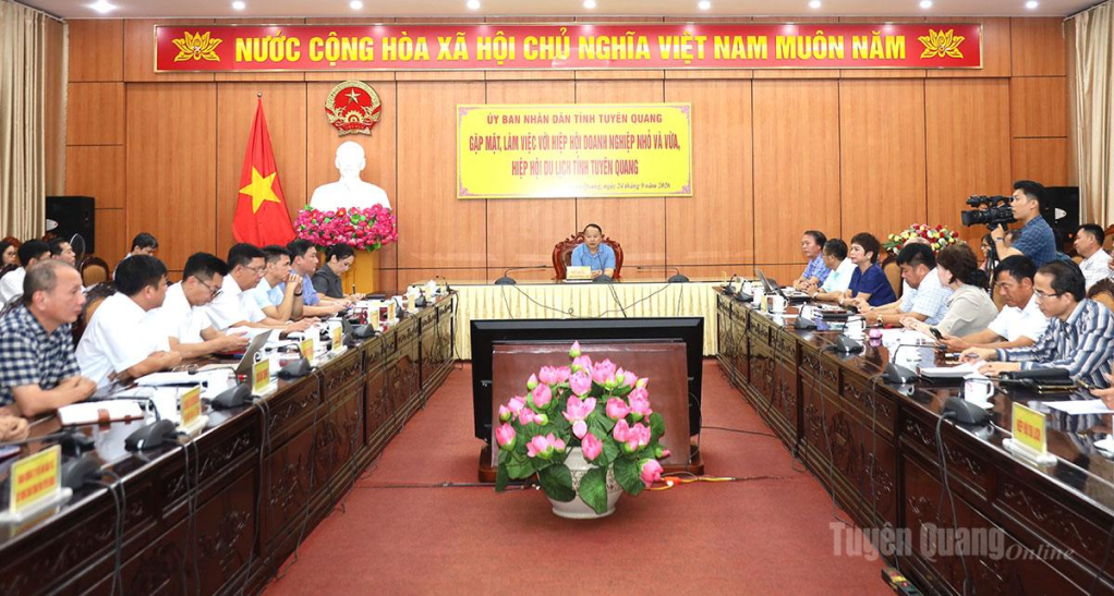 Các đại biểu dự buổi gặp mặt.