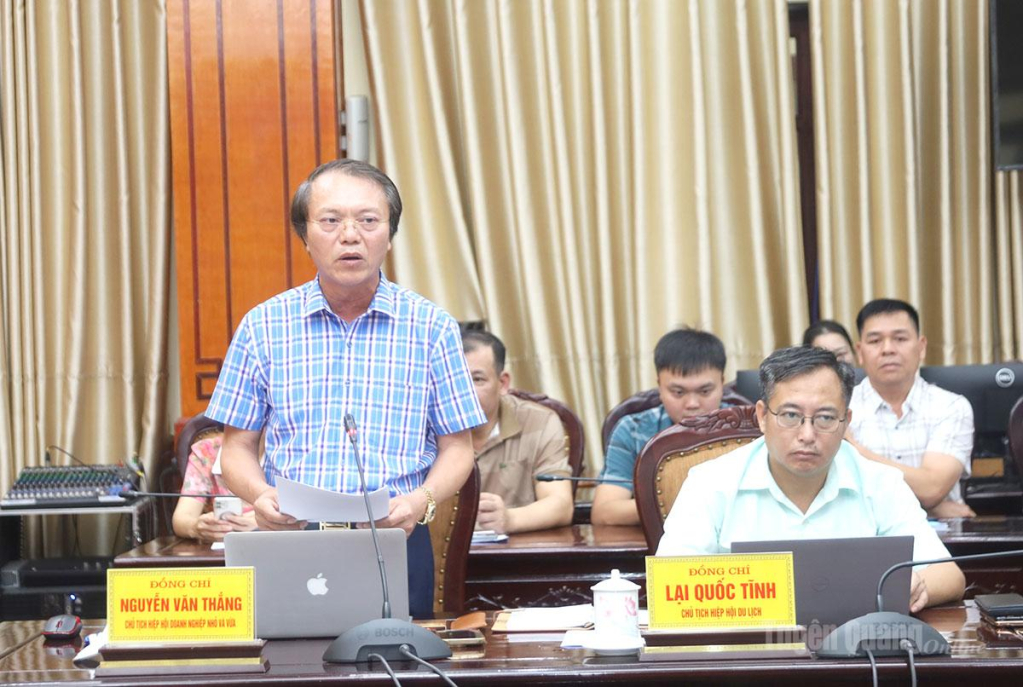 Lãnh đạo Hiệp hội Doanh nghiệp nhỏ và vừa báo cáo tình hình hoạt động của hội.