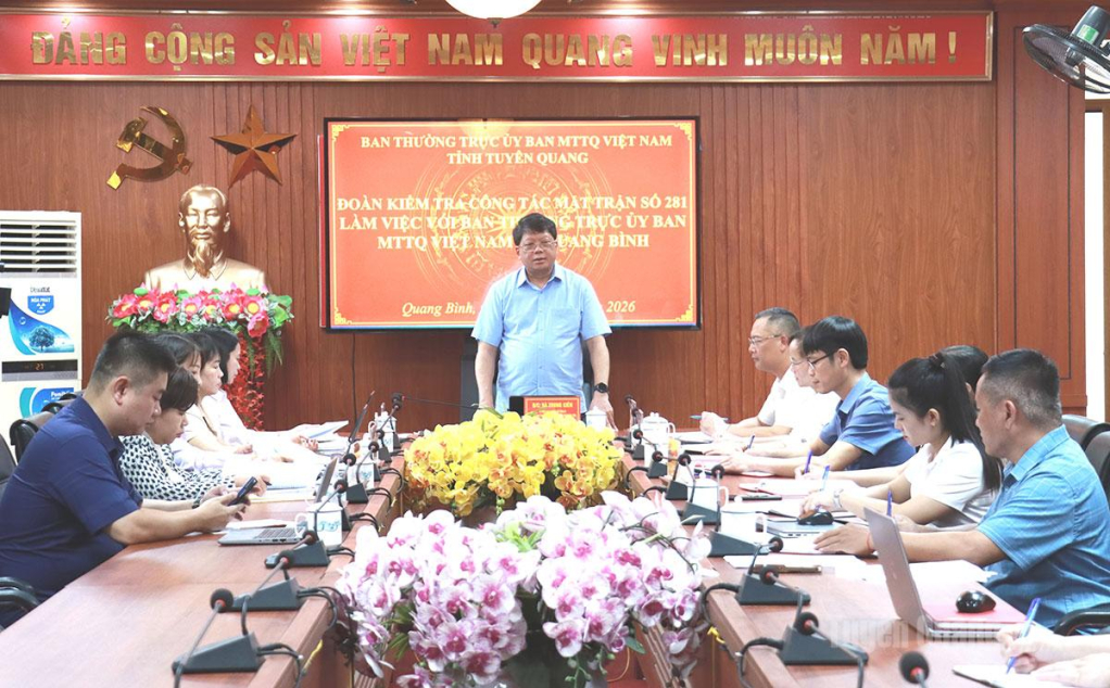 Phó Chủ tịch Thường trực Ủy ban MTTQ tỉnh Hà Trung Kiên kết luận buổi  làm việc với Ban Thường trực Uỷ ban MTTQ xã Quang Bình.