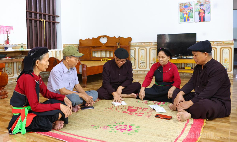 Mạch nguồn s&igrave;nh ca ở X&oacute;m Nứa