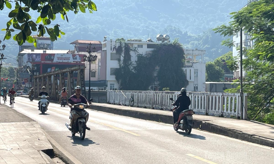 Tuy&ecirc;n Quang: Cảnh b&aacute;o nắng n&oacute;ng, c&oacute; nơi tr&ecirc;n 38 độ C