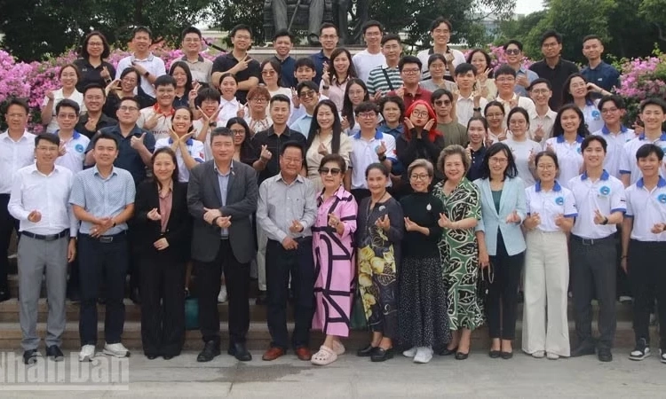 Tiếp th&ecirc;m động lực cho phong tr&agrave;o sinh vi&ecirc;n Việt Nam tại Th&aacute;i Lan