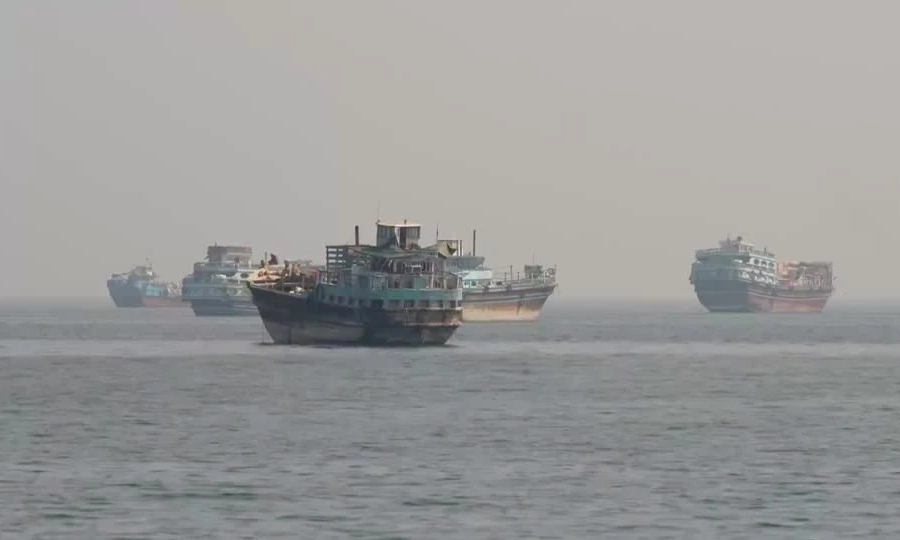 Mỹ tập k&iacute;ch c&aacute;c mục ti&ecirc;u IRGC, Iran dọa phong tỏa Eo biển Hormuz