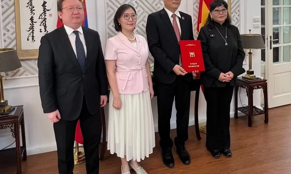 Trường đại học Văn h&oacute;a nghệ thuật M&ocirc;ng Cổ vinh danh đạo diễn L&ecirc; Qu&yacute; Dương
